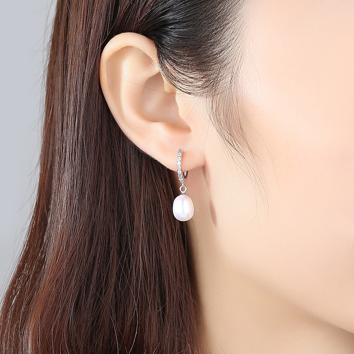 Ladies earrings with elegant zirconia decorations and pearl pendants Fashion Glam