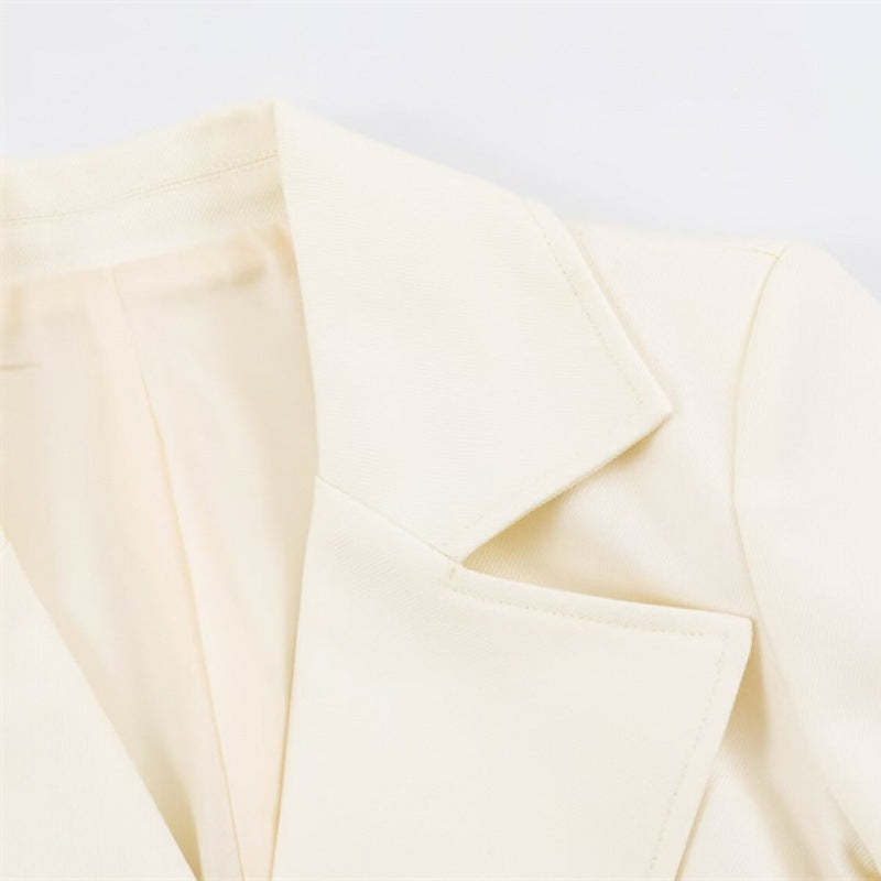 Women's short blazer with tailored silhouette and overlapping shawl collar Fashion Glam