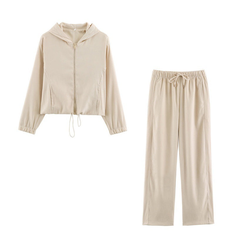Women's short jacket in velour look with hood, full-length zipper and drawstring hem Fashion Glam