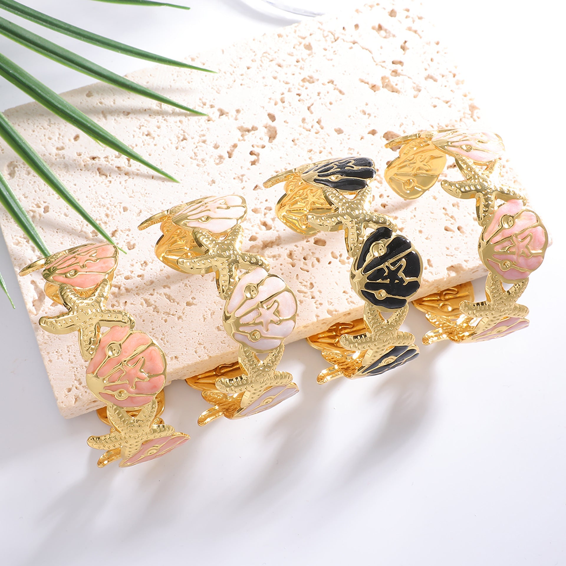 Ladies Elegant Wave-Shaped Bracelets Fashion Glam