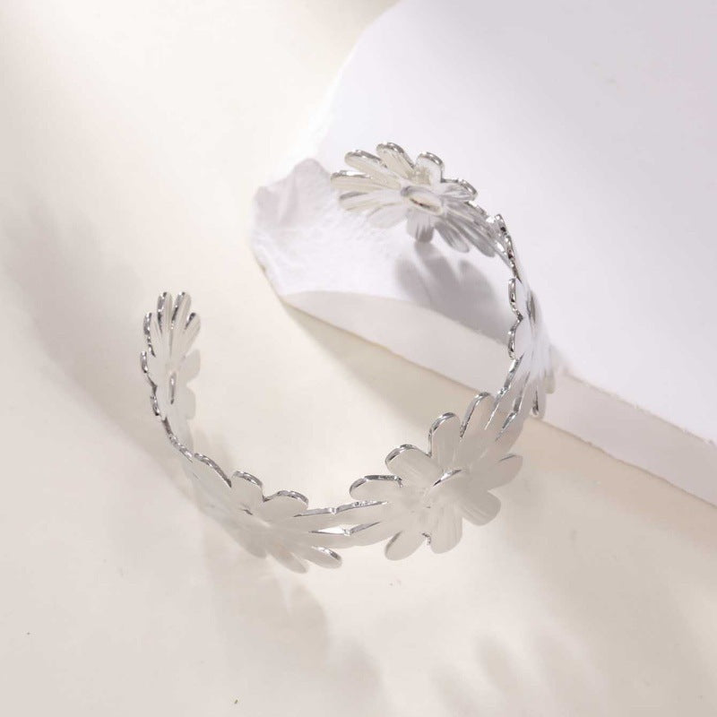 Women's Open Bangle with Elegant Wave Design Fashion Glam