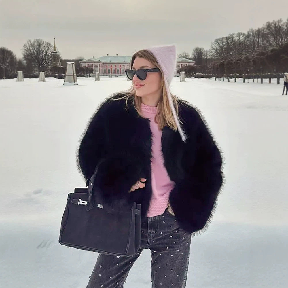Women's Short Boxy Blouson made of dense high-pile faux fur with boxy silhouette Fashion Glam