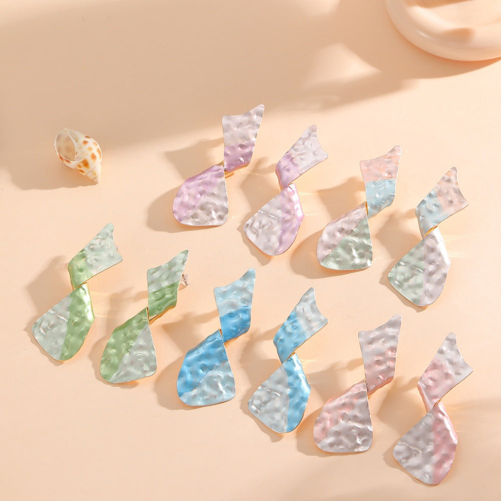 Ladies earrings in modern disc design Fashion Glam
