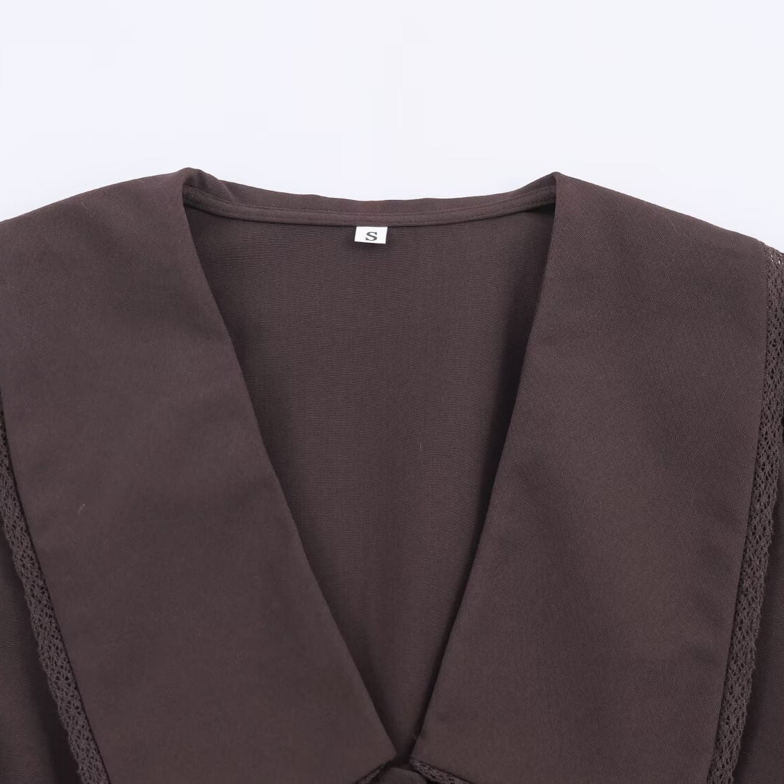 Ladies' blouse with oversized sailor collar, puff sleeves, and pleats Fashion Glam