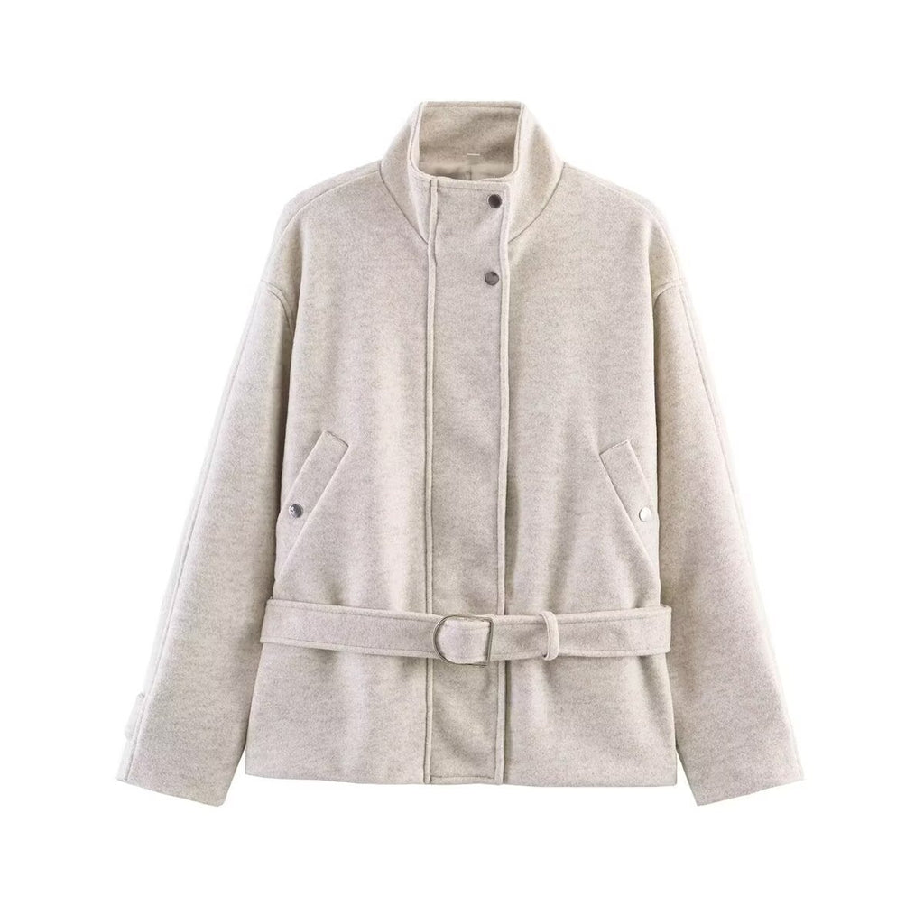 Women's short jacket made of wool blend with waistband, stand-up collar and flap pockets Fashion Glam