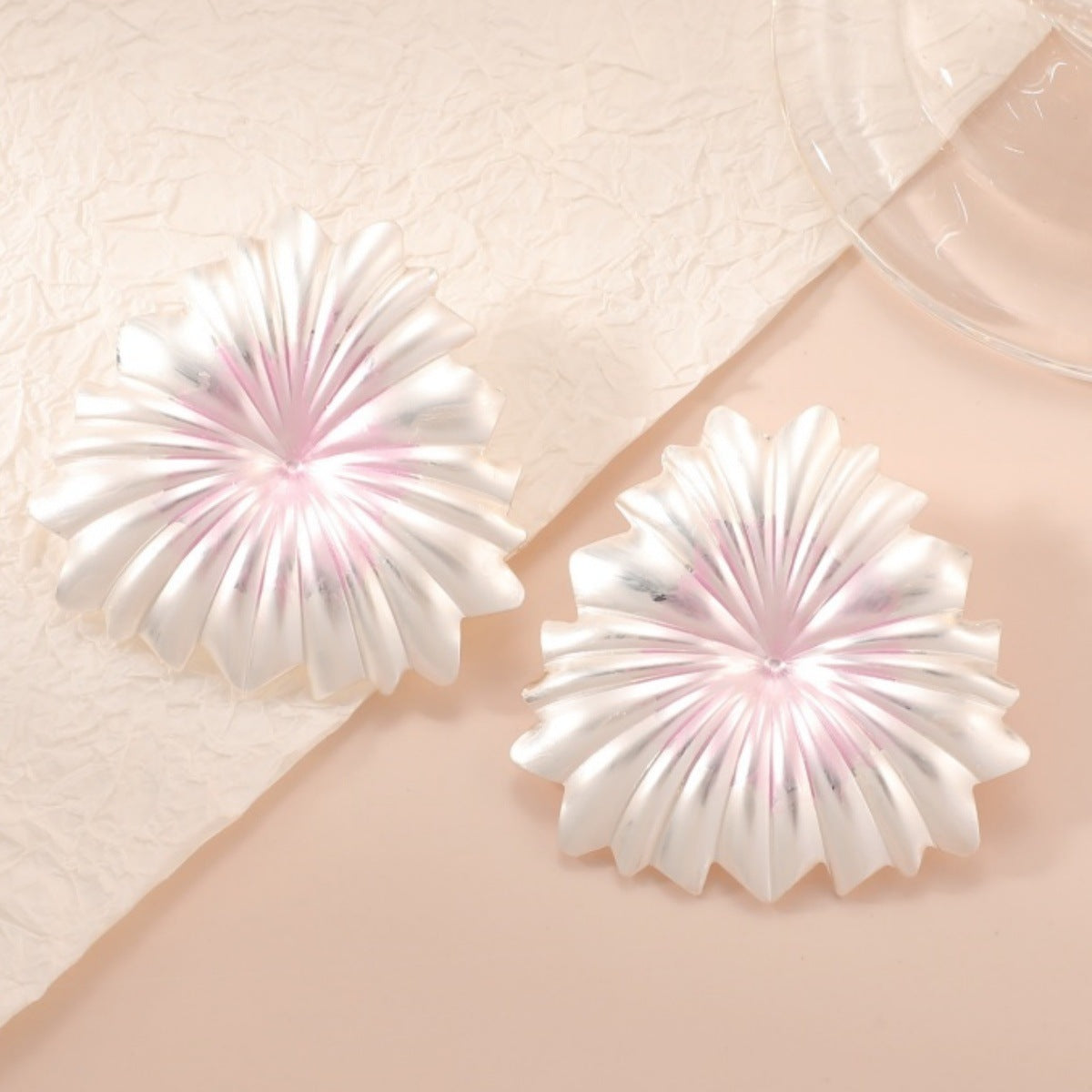 Women's Hair Clips in Elegant Plant Motif Fashion Glam