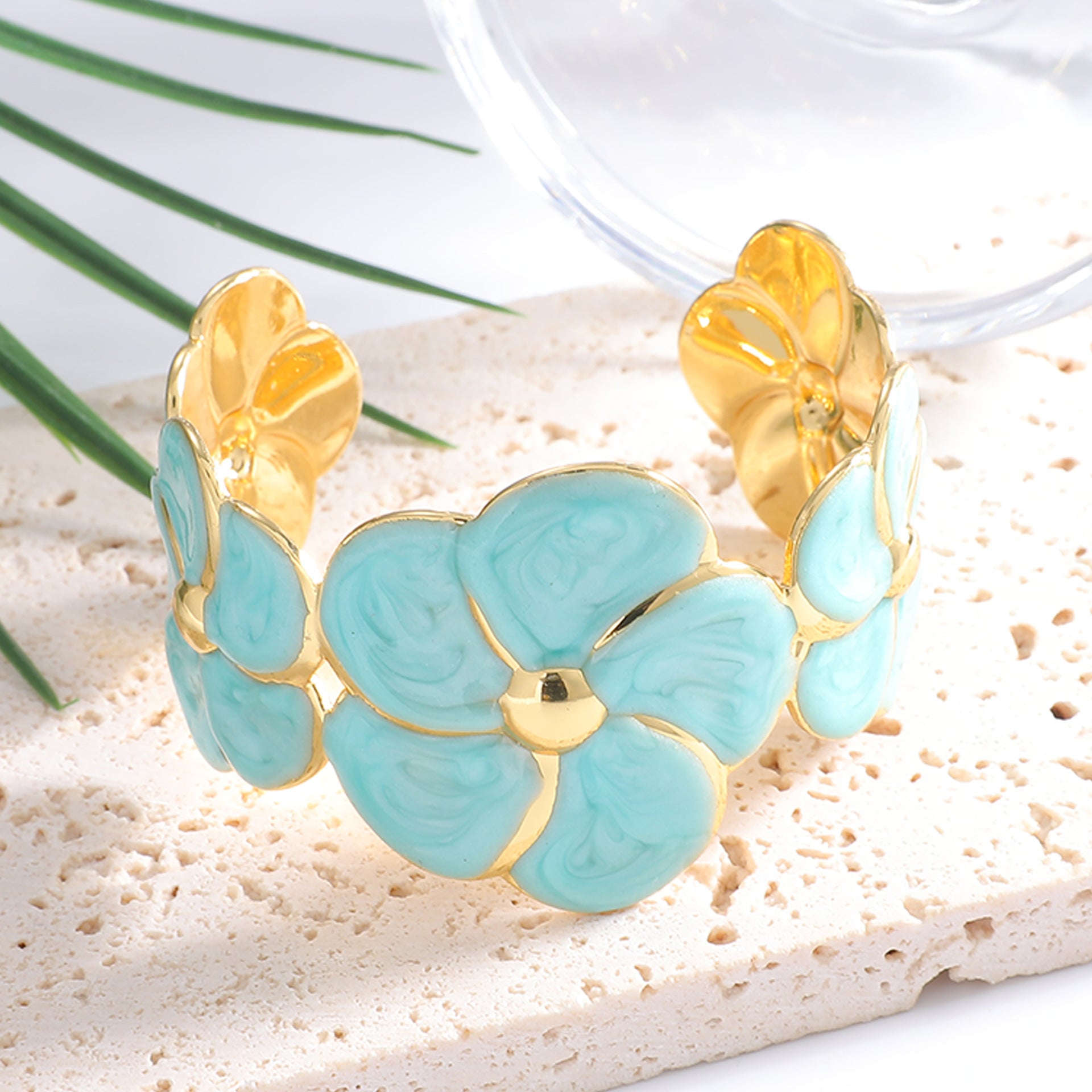Ladies cuff bracelet with elaborate flower pattern Fashion Glam
