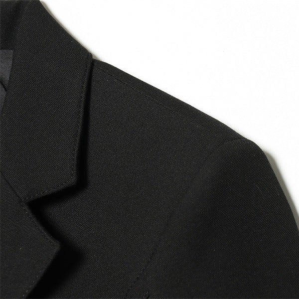 Women’s short blazer in sculpted look with dart seams and figure-flattering silhouette Fashion Glam