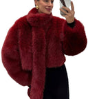 Women's short jacket made of luxurious faux fur with shaggy look and boxy silhouette Fashion Glam