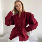 Women's blazer with shoulder cutouts, belted waist and single button closure Fashion Glam