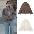 Ladies short jacket in boxy cut made of wool blend with shirt collar and concealed button placket Fashion Glam