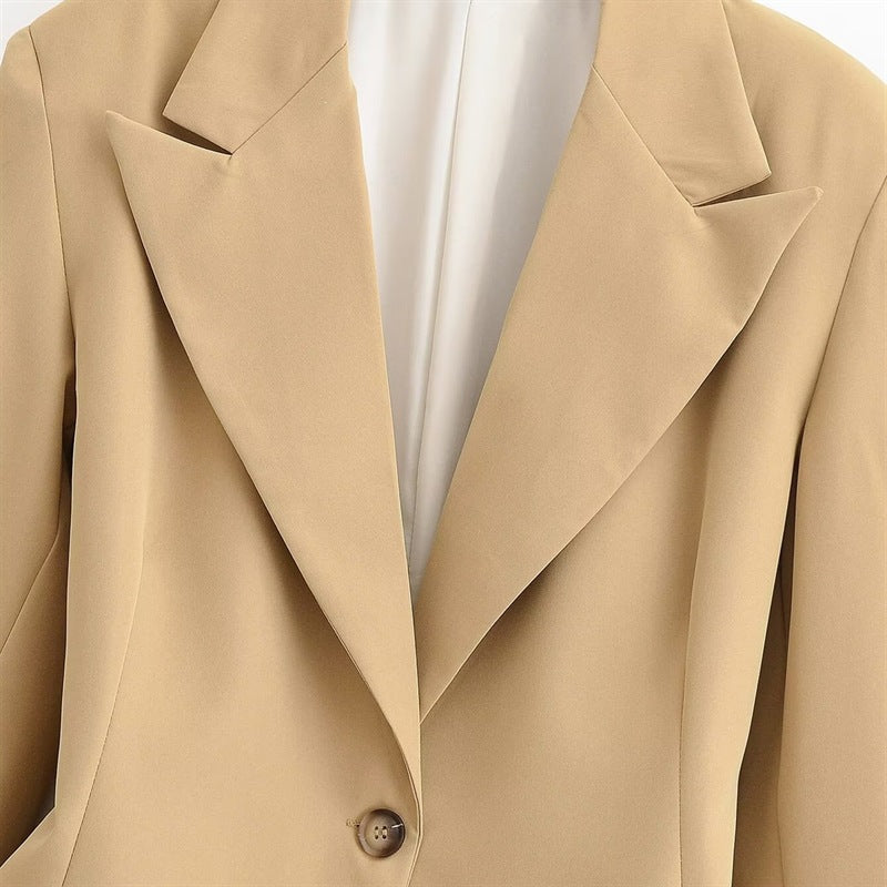 Women Oversized Blazer with Distinctive Lapels and Slightly Tailored Silhouette Fashion Glam