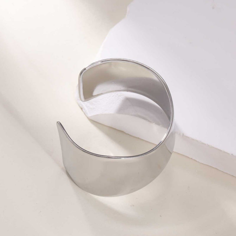 Women's Open Bangle with Elegant Wave Design Fashion Glam