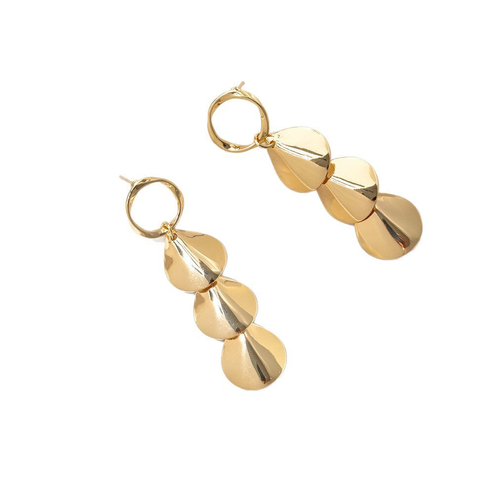 Women Hanging Earrings with Elegant Shell Design Fashion Glam