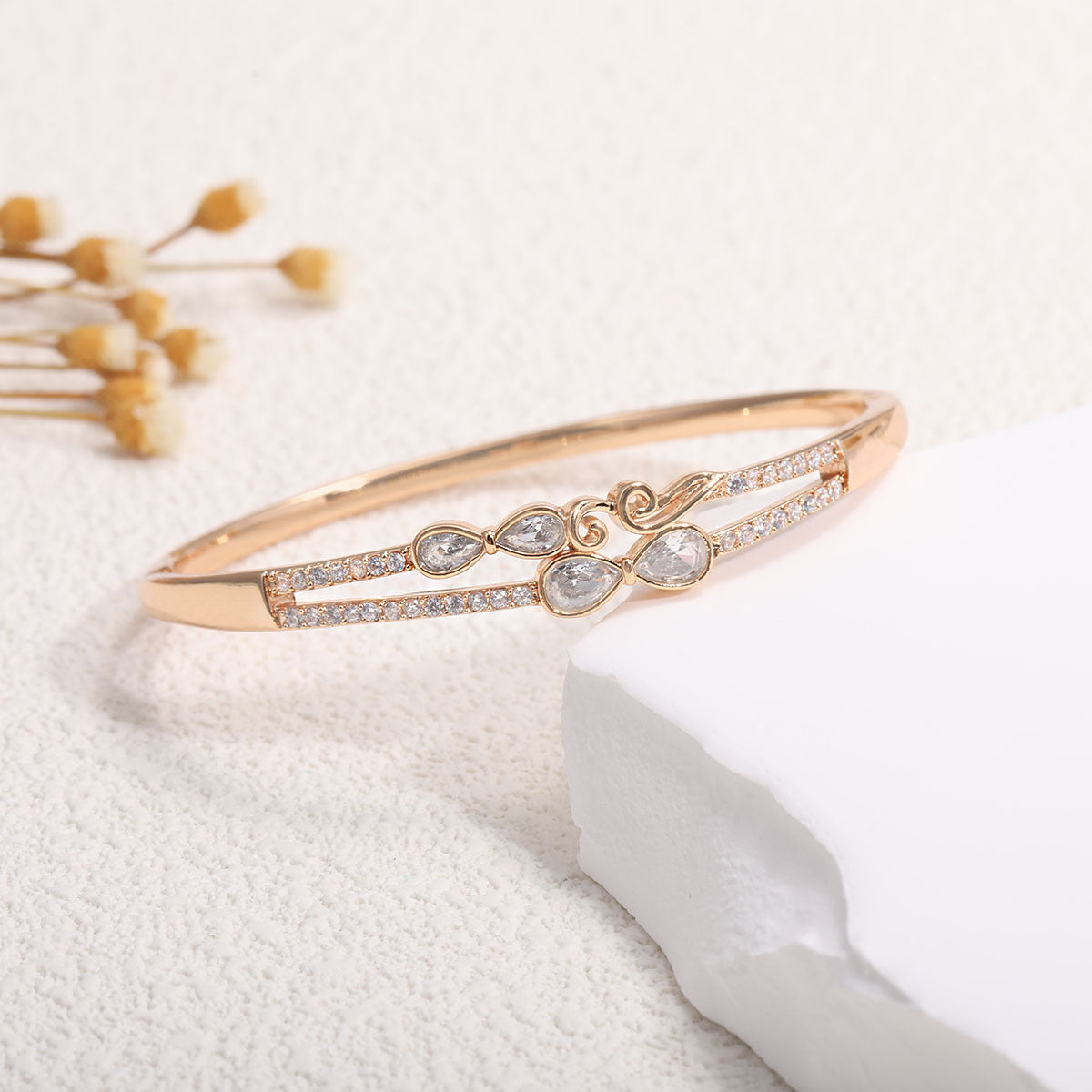 Ladies bracelet with elaborate infinity symbol and sparkling zirconia Fashion Glam