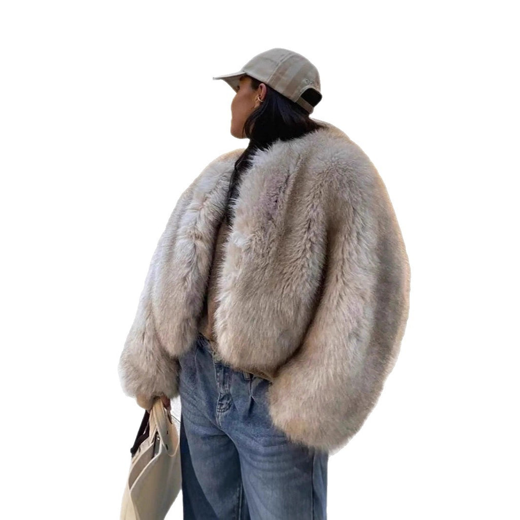 Women's short jacket made of luxurious high-pile faux fur with a boxy silhouette and voluminous sleeves Fashion Glam