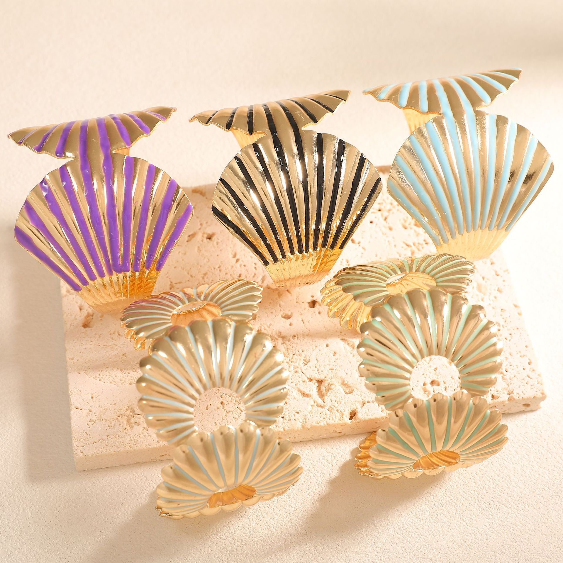Women's bangle with elegant shell design Fashion Glam