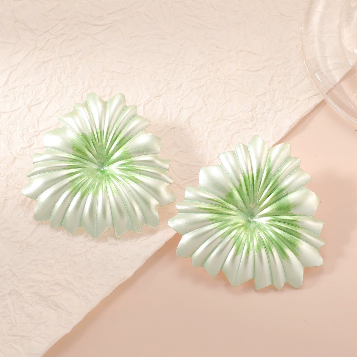 Women's Hair Clips in Elegant Plant Motif Fashion Glam