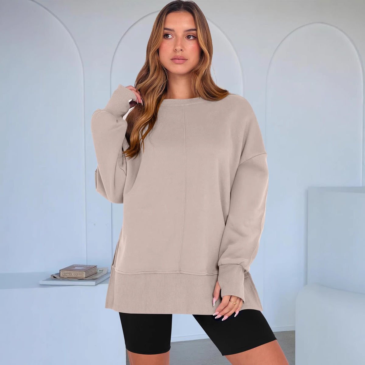 Women's Oversize Sweatshirt with Center Seam, Extended Hem, and Ribbed Cuffs Fashion Glam