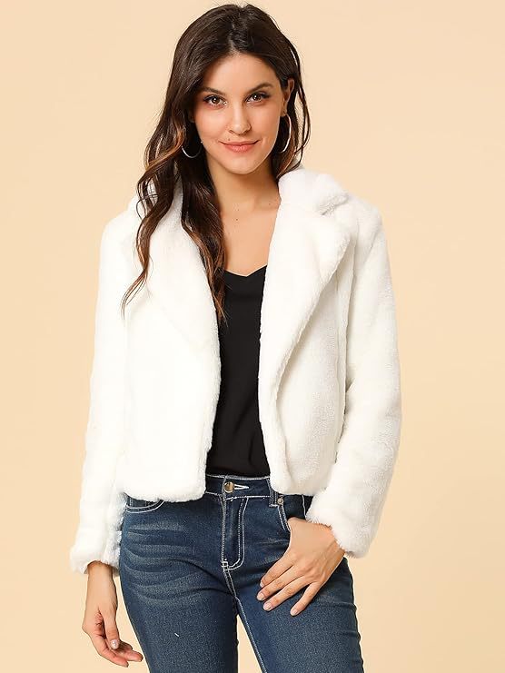 Women’s short jacket made of velvet faux fur with a notched collar and figure-flattering cropped cut Fashion Glam