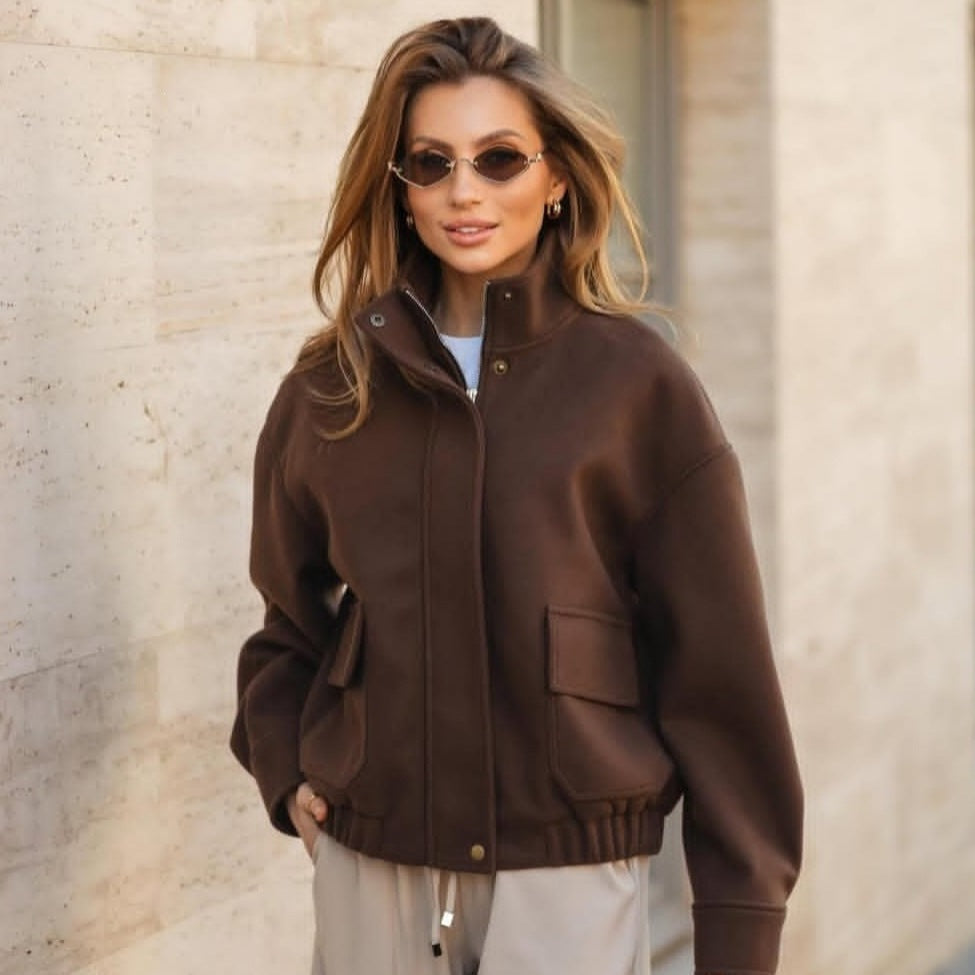Women’s short jacket made of wool blend in utility look with stand-up collar, flap pockets, and elastic hem Fashion Glam