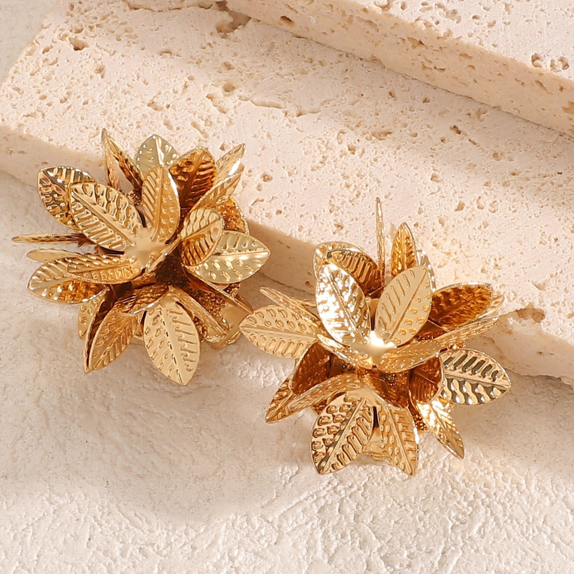 Women's hair clips in luxurious leaf design Fashion Glam