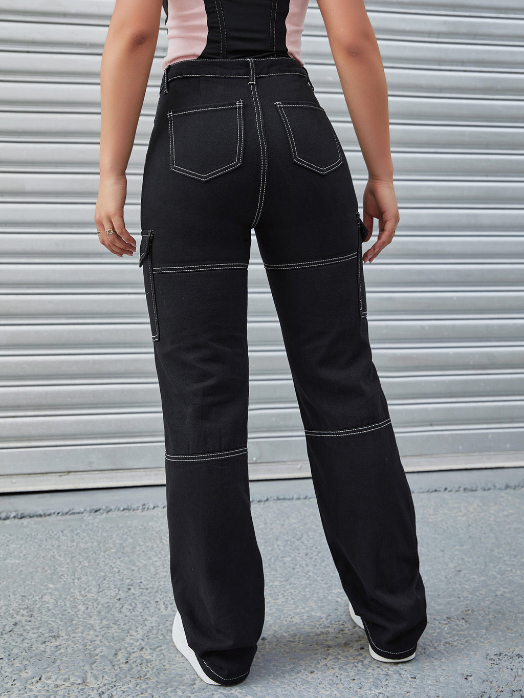 Women's High-Waisted Cargo Pants with Contrast Stitching and Straight Leg Fashion Glam