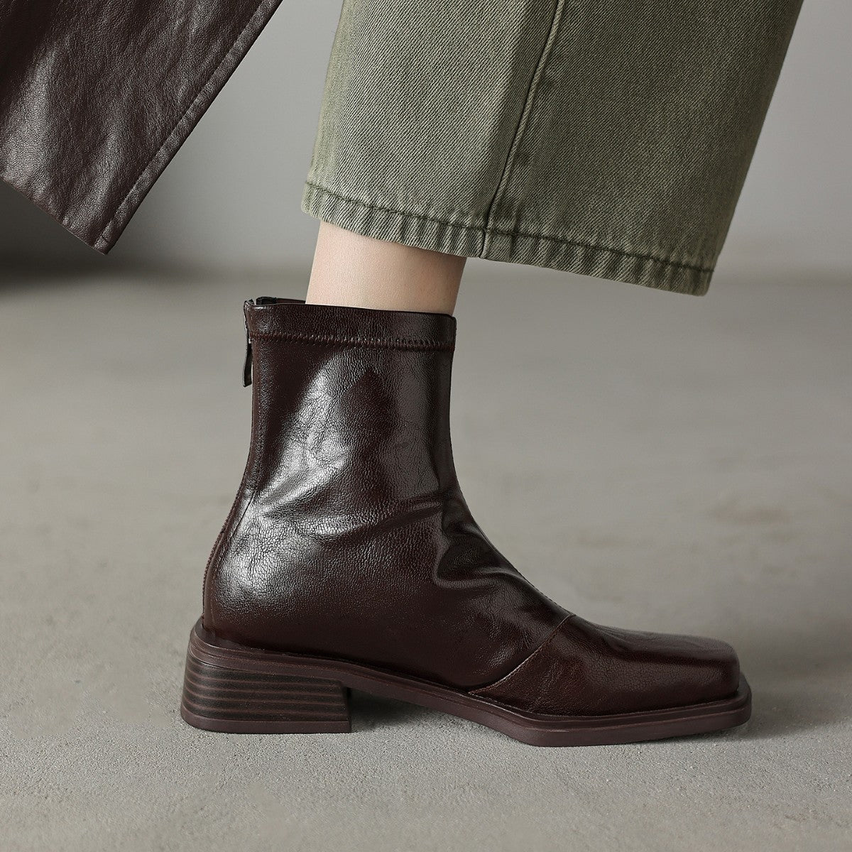 Women's ankle boots with stylish block heel and high-quality leather upper Fashion Glam