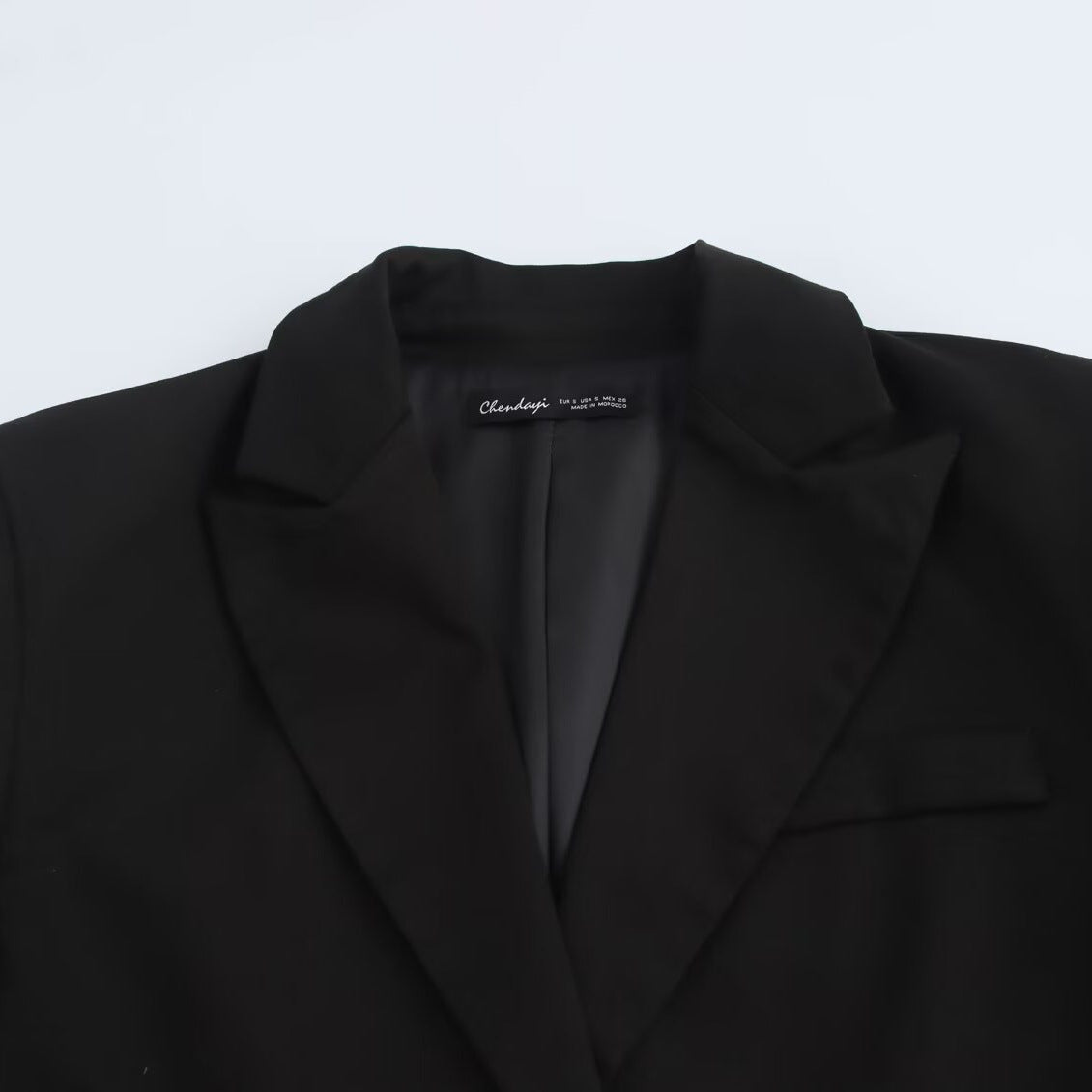 Women's Short Tailored Blazer with Notched Collar and Minimalist Silhouette Fashion Glam