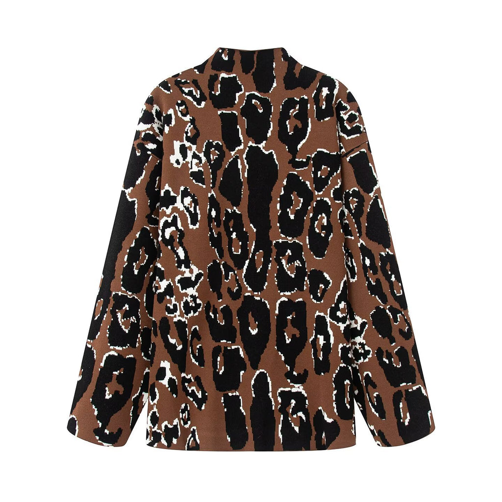 Ladies Oversized Knit Sweater with Stand-Up Collar and Jacquard Leopard Pattern Fashion Glam