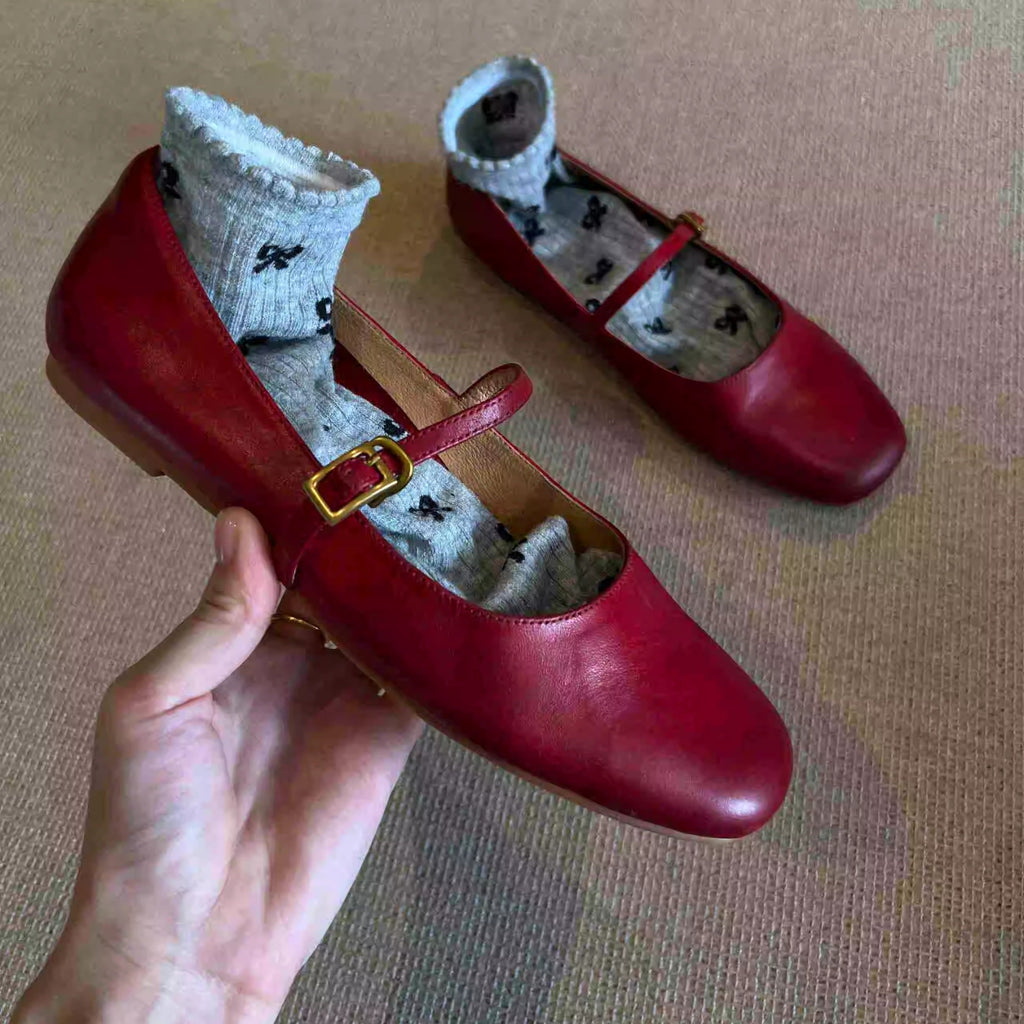 Women's elegant Mary Janes with comfortable sole and adjustable strap Fashion Glam