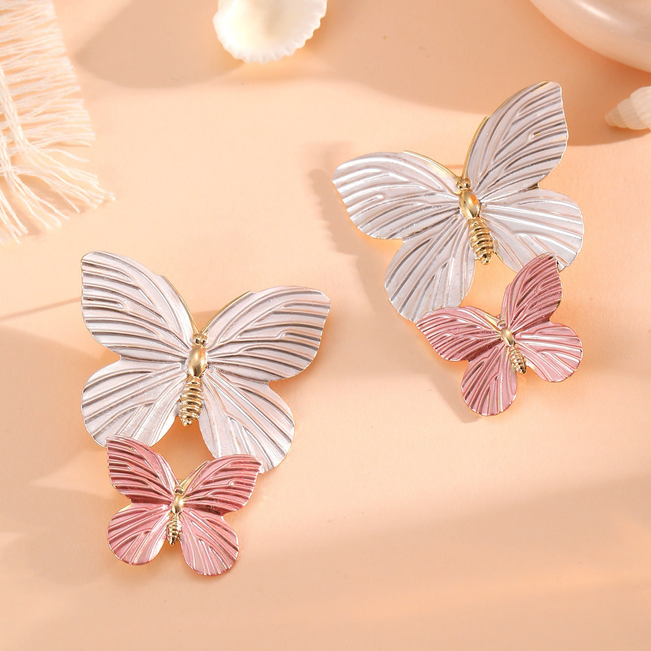 Ladies' brooches in elegant butterfly design Fashion Glam