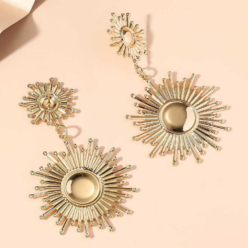 Women's Hanging Earrings in Modern Radiant Design Fashion Glam