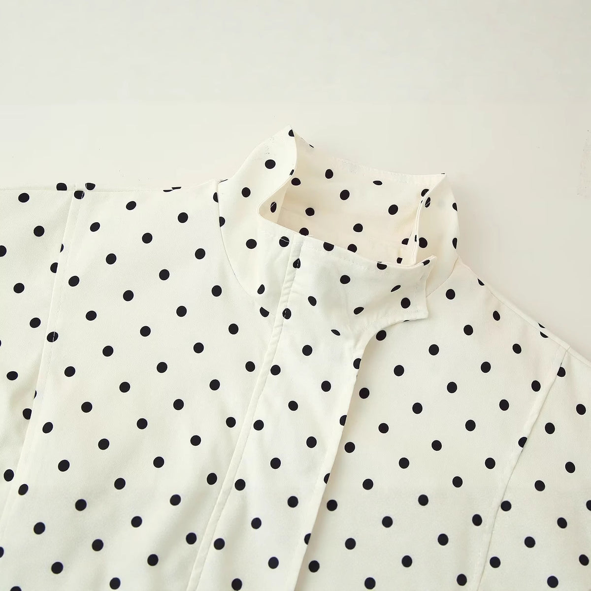 Women's short jacket with stand-up collar, boxy cropped cut and polka dot print Fashion Glam