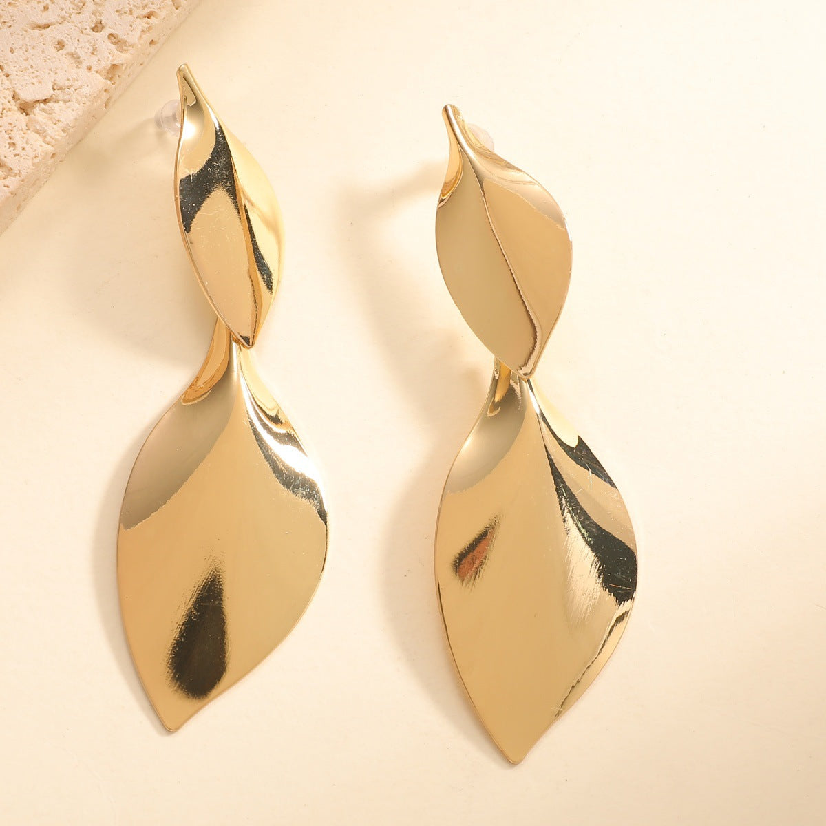Women Hanging Earrings with Elegant Leaf Shape and Luxurious Finish Fashion Glam