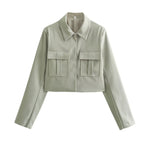 Women's short-cut faux leather jacket in field style with shirt collar and double flap pockets Fashion Glam