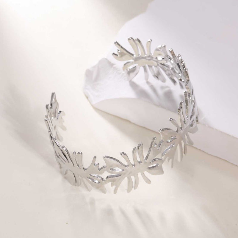 Women's Open Bangle with Elegant Wave Design Fashion Glam