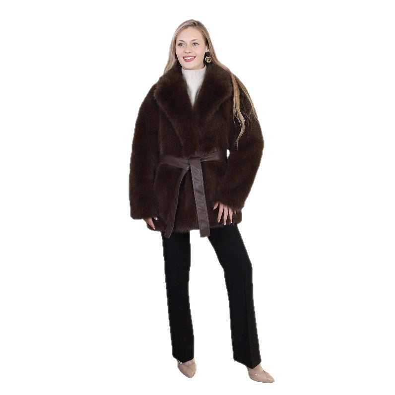 Ladies short coat made of dense high-pile with leather tie belt and wide shawl collar Fashion Glam