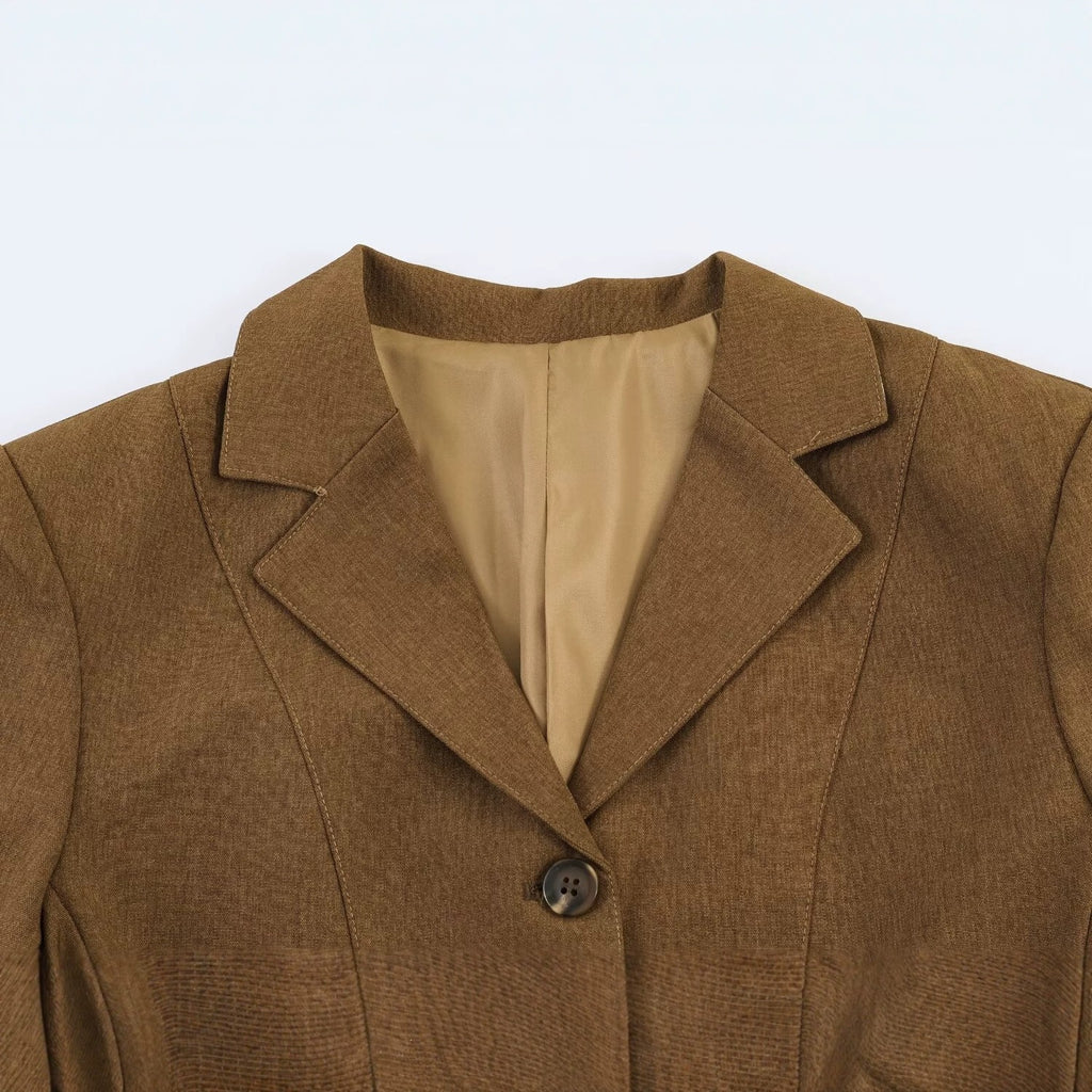 Women Tailored Short Blazer with Wiener Seams, Continuous Button Placket and Flap Pockets Fashion Glam