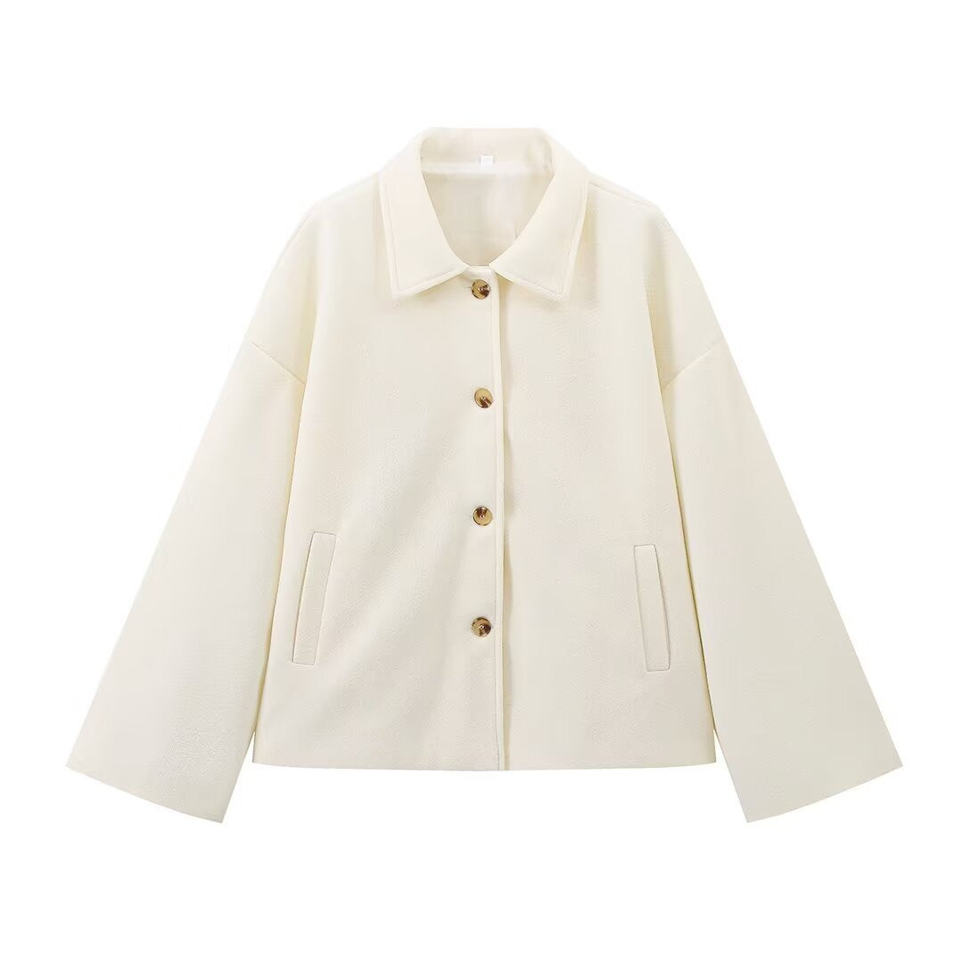 Ladies short jacket in boxy cut made of wool blend with shirt collar and concealed button placket Fashion Glam