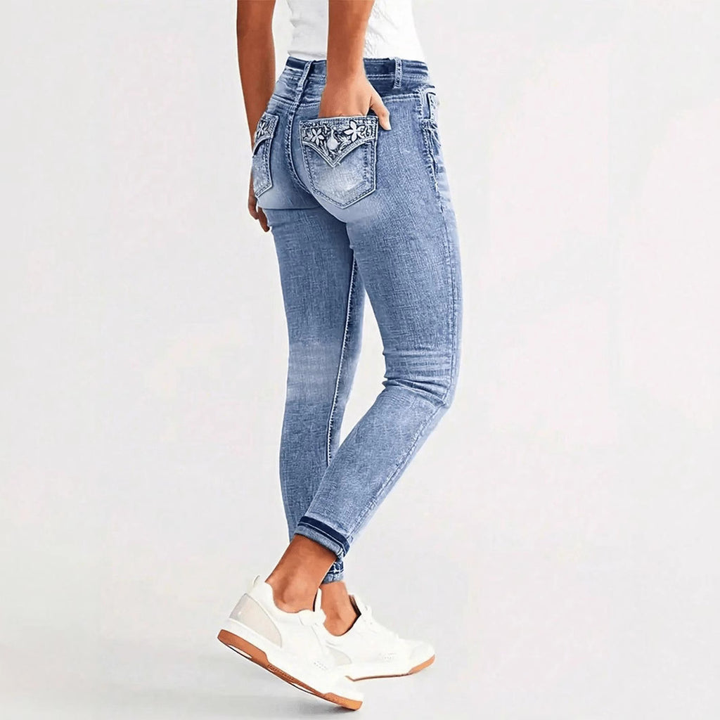 Women Ankle-Length Slim-Fit Stretch Jeans with Subtle Used Wash and Sculpting Waistband Fashion Glam