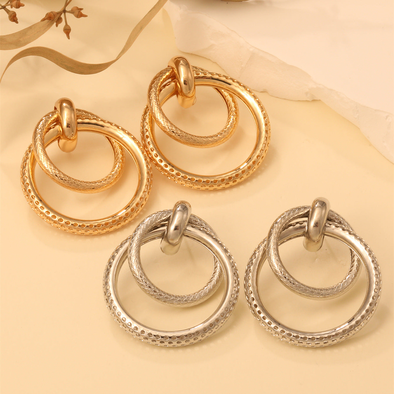 Women's Hanging Earrings with Elegant, Curved Ring Design Fashion Glam