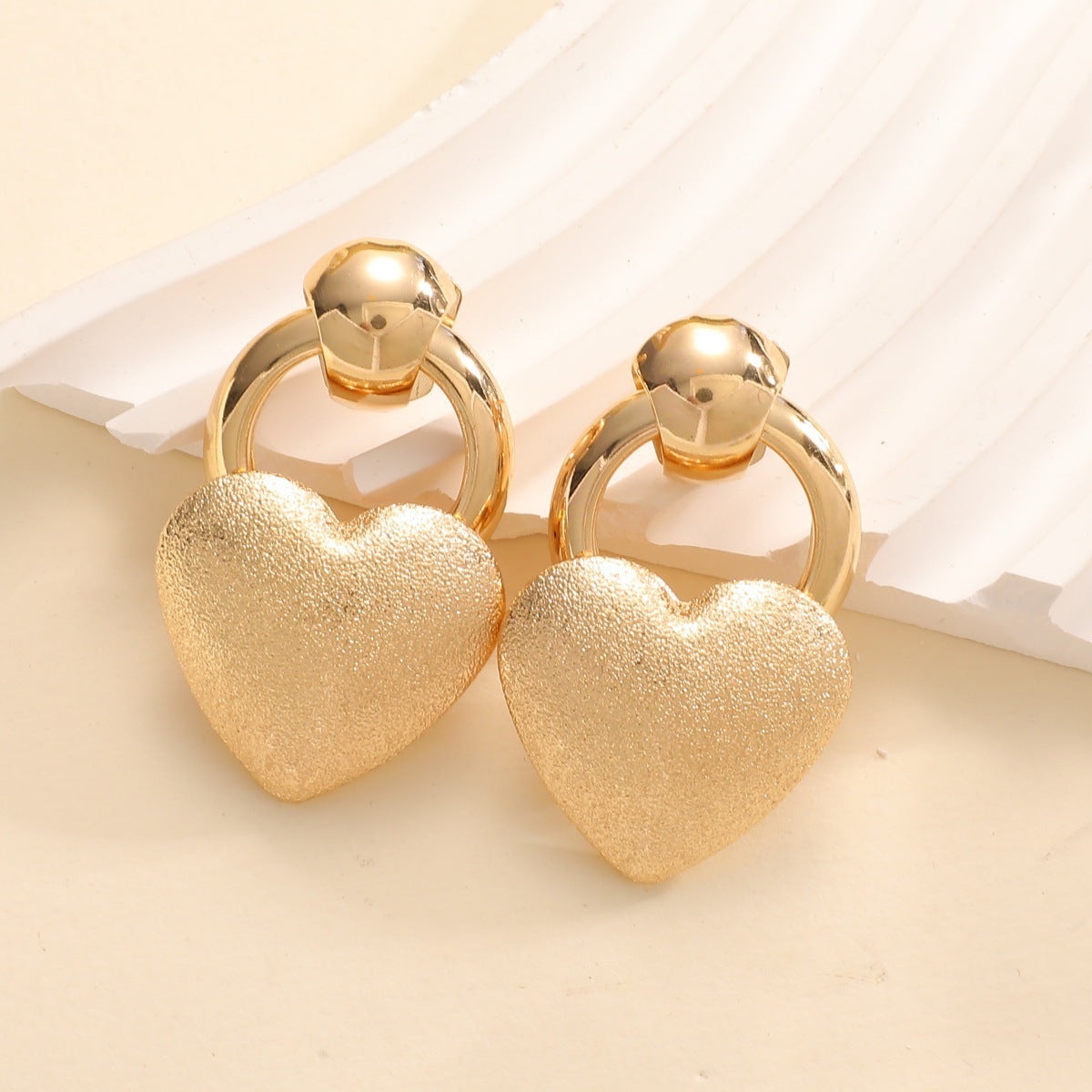 Ladies earrings in elegant heart design Fashion Glam