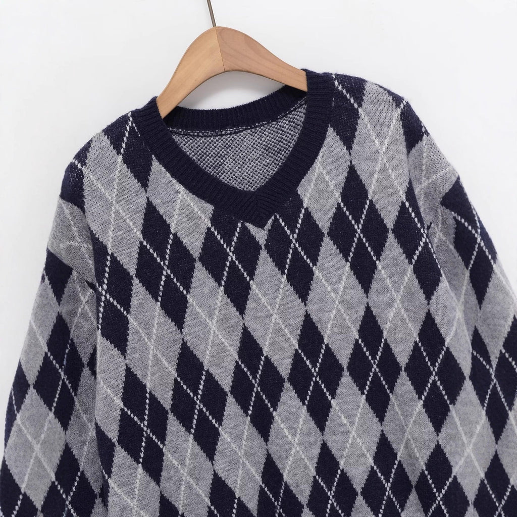 Women's Argyle V-Neck Knitted Sweater with Diamond Pattern Fashion Glam