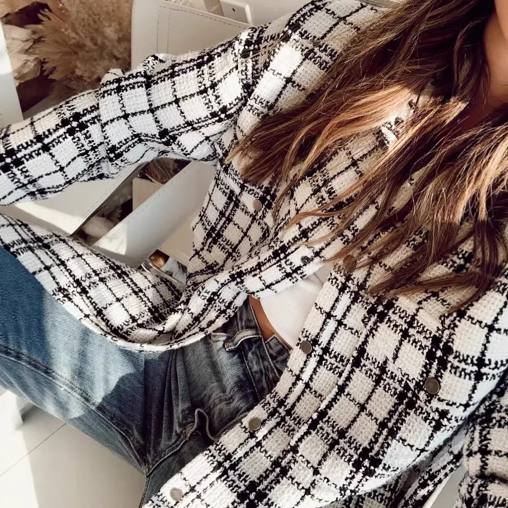 Women's Checked Boucle Shirt Jacket in Oversized Shacket Style with Chest Pockets Fashion Glam