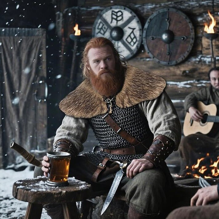 Men's shoulder cape in Viking/LARP style made of high-quality faux fur with a wide lapel collar Fashion Glam