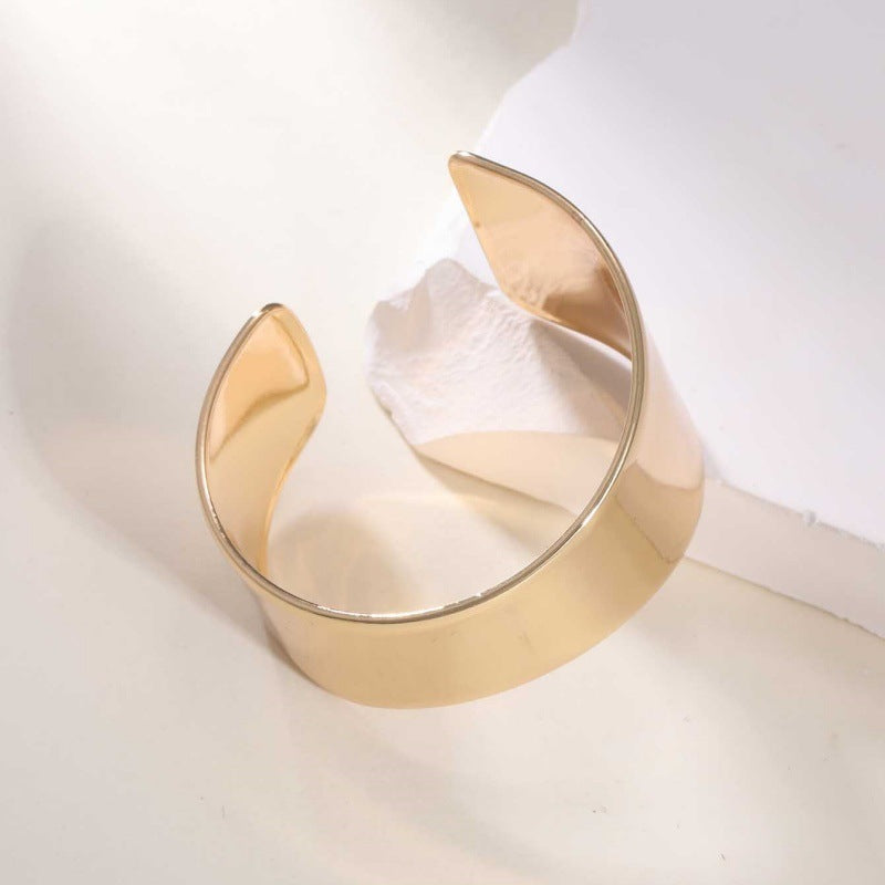 Women's Open Bangle with Elegant Wave Design Fashion Glam