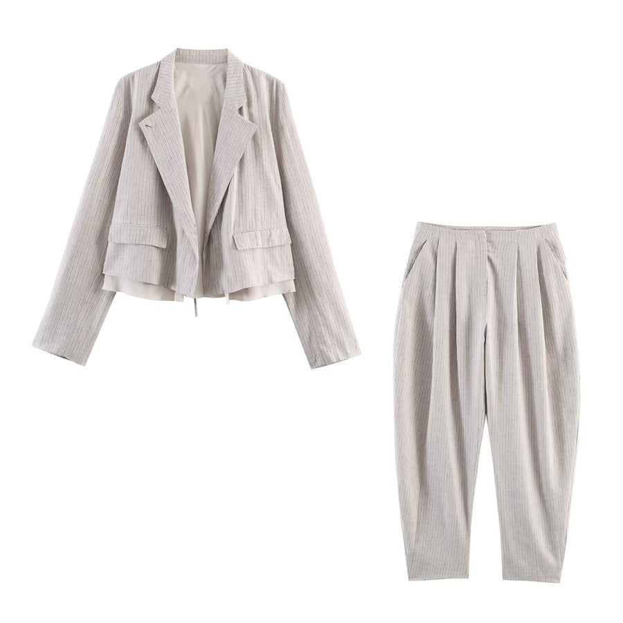 Women High-Waisted Pleated Pants with Loose Fit and Narrow Ankle Area Fashion Glam