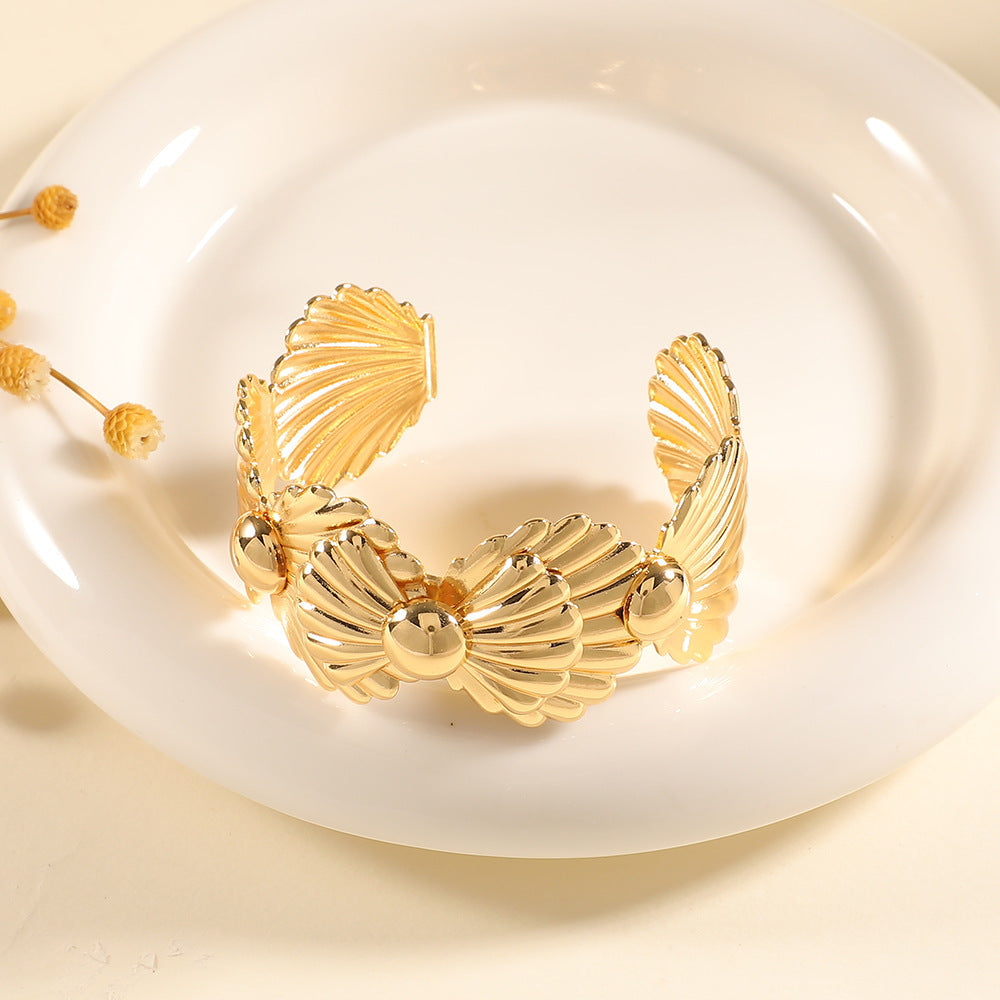Ladies Open Bangle with Artistic Coral Pattern Fashion Glam