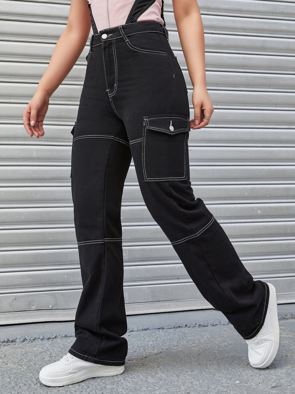 Women's High-Waisted Cargo Pants with Contrast Stitching and Straight Leg Fashion Glam